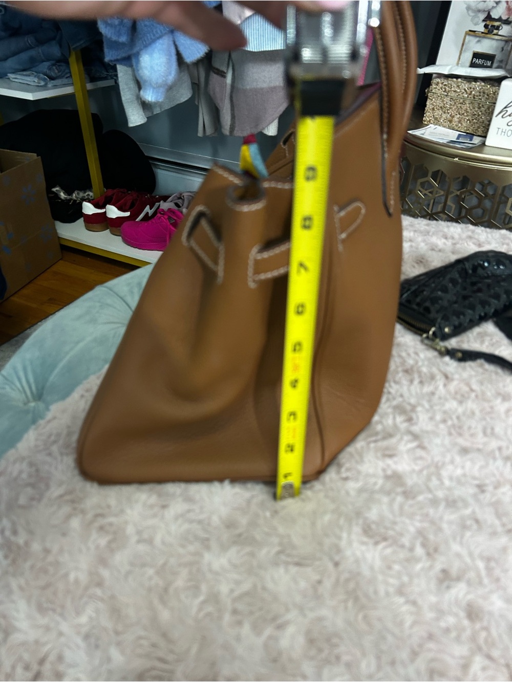 Classic Leather Tote Bag in Cognac with Gold Hardware - Picture 8 of 13